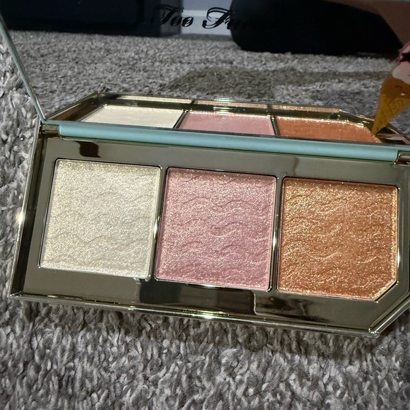 Too Faced Ice Cream and Raspberry Makeup Set - Picture 2 of 5